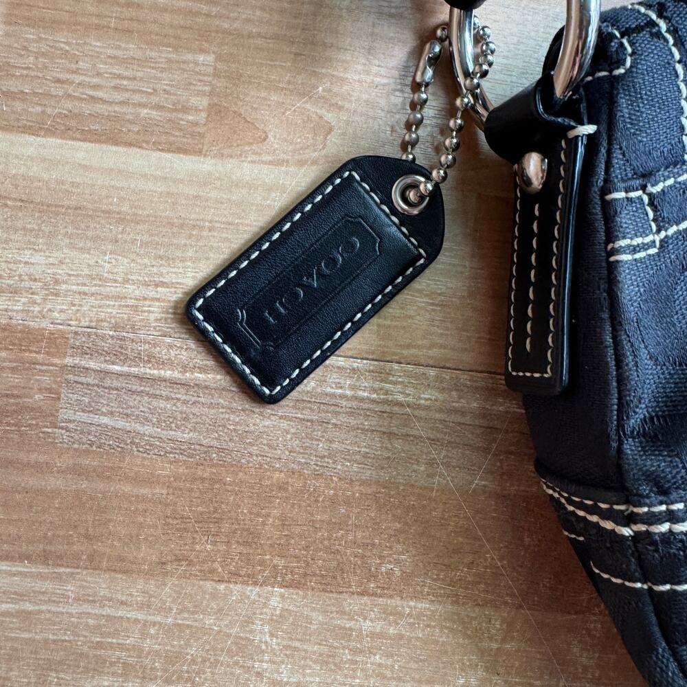 vintage Coach Soho Signature C Black Shoulder Bag - Picture 6 of 11